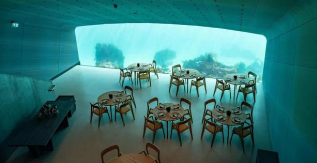 Классический ресторан на Мальдивах с акриловой водой - Под рестораном